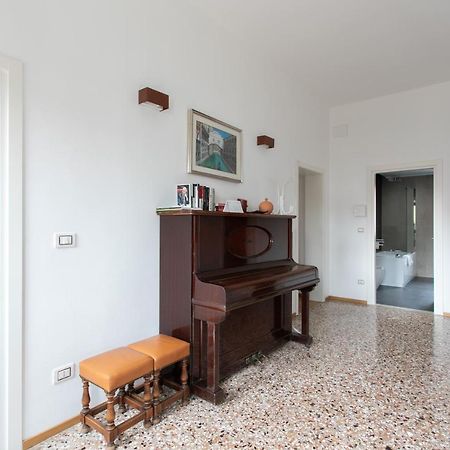 Residenza Pomponi Deluxe Apartment Venice Exterior photo