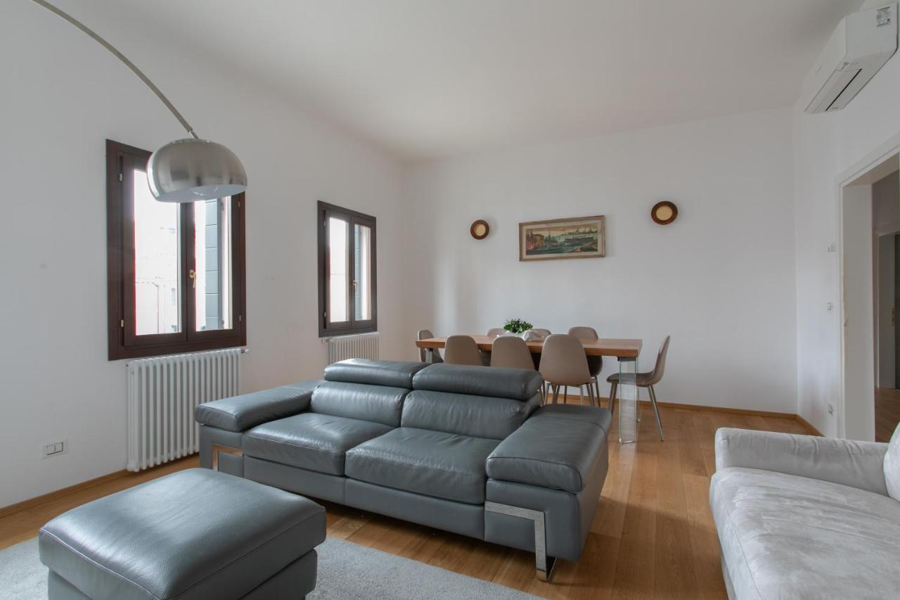 Residenza Pomponi Deluxe Apartment Venice Exterior photo