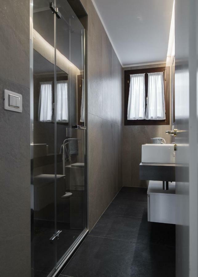 Residenza Pomponi Deluxe Apartment Venice Exterior photo